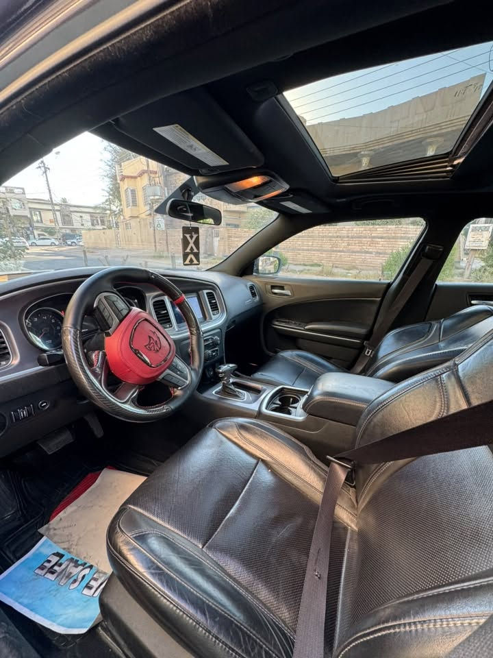 انظف جارجر 2019
للبيع جارجر SXT موديل 2019، بحالة جيدة جدًا واستعمال شخصي.

المواصفات:
✅ ممشى: 63 ألف ميل
✅ فل مواصفات
✅ كشنات جلد مع تدفئة وتبريد
✅ فتحة سقف
✅ تشغيل عن بُعد
✅ كاميرا خلفية
✅ حساسات خلفية
✅مقاعد كهربائيه
✅تبريد قطعتين
✅كراسي جلد
✅لايت منظومة زنون
✅لد عين الشيطان المتغير
✅كت كامل شادله
***********وتساب
✅
📌 السيارة مدارية بالكامل، ورقم بغداد، والبيع بشرط التحويل.
📌 الصيانة (الأدامة) كاملة، ومتصرف عليها ولا تحتاج أي مصروف.
📌 الحادث السابق بسيط جدًا،  بدون ايرباك وموضح بالصور بكل شفافية، وسيتم
السعر: 227وبيها مجال
أيضًا إرفاق صور السونار للاطلاع
العنوان بغداد
***********
