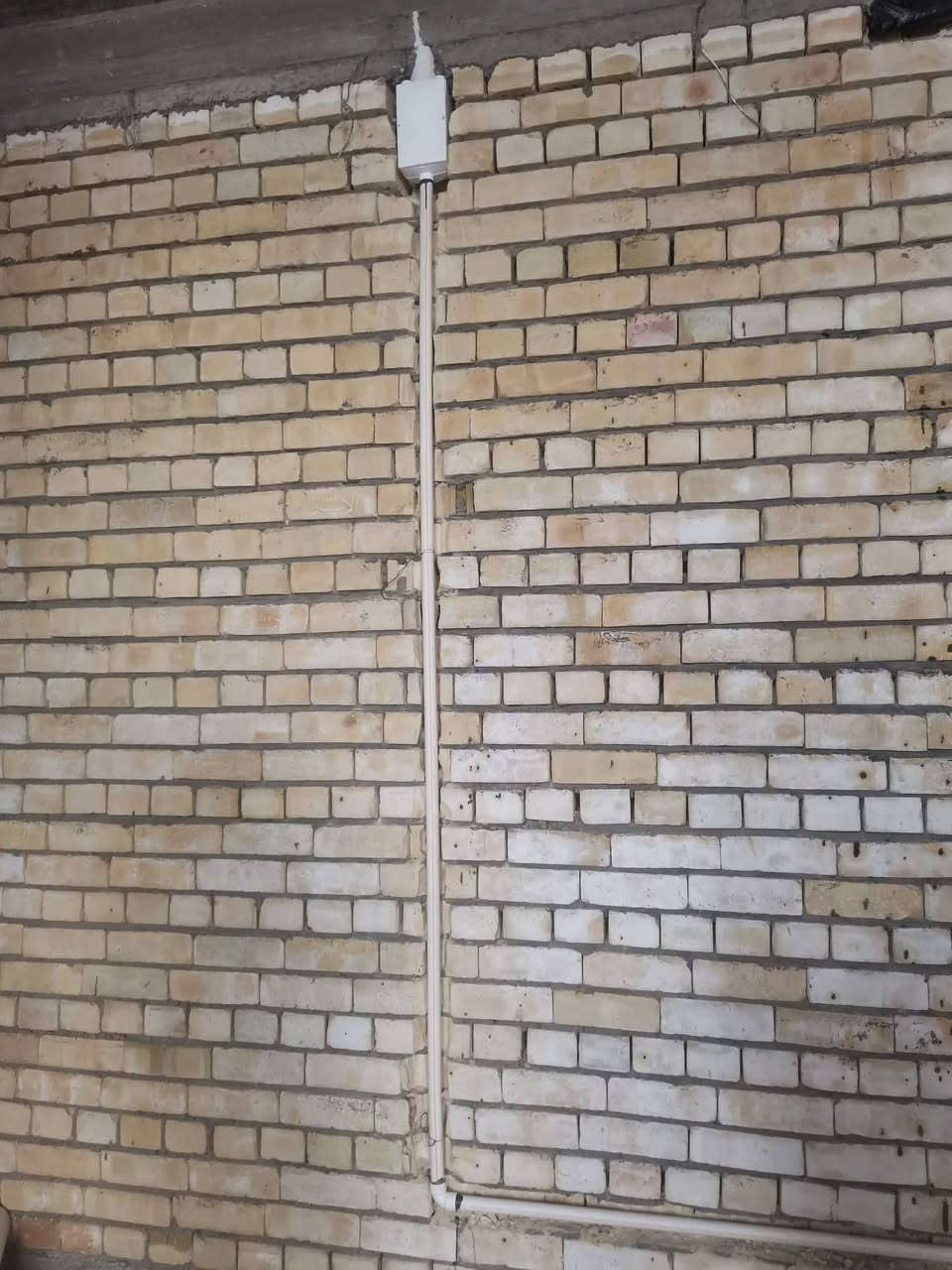 اسطه ماء كهرباء مجاري باسعر مناسبه وجوه السوك وحسب رغبت ابوالبيت ونصب السبالت شد الكيزر ومتفرغ حاليه التصال***********
