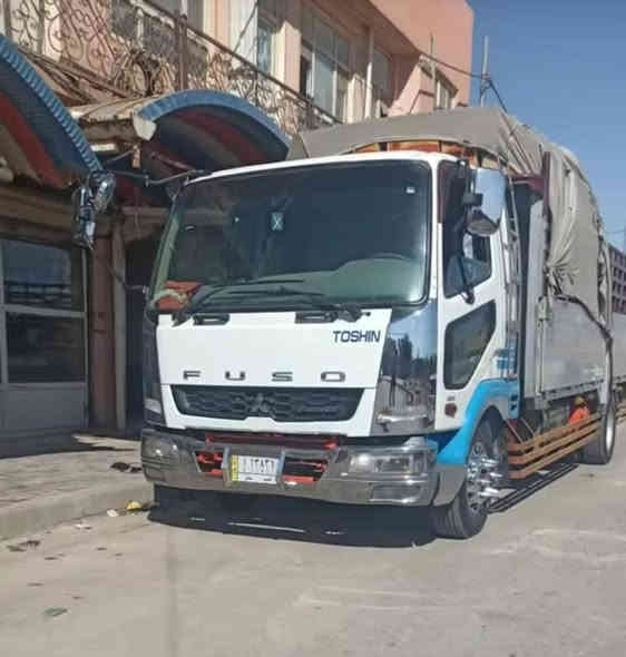 السلام عليكم فوزه بزون محدثه قماره كرستال الحديث  السياره كفاله عامه مكينه 16 عادي رقم نجف موديل 95 الله شاهد تعمير جناي جاهزه لاخير  موبايل *********** عنوانه ديوانيه السعر 210 يعني شدتين وعشر ورقات
