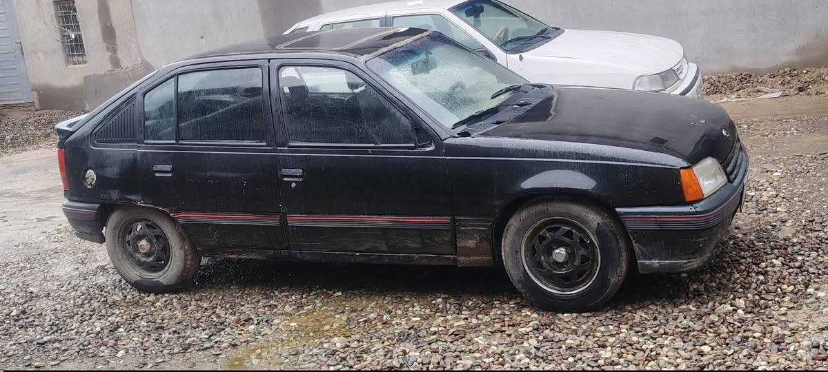 السلام عليكم للبيع اوبل كاديت 1992حجم 18رقم نينوى الماني مشروع وطني سنوية 2028بسمي شرط التحويل كيرومحرك 18بلادي شرط صدر تواير شرط كهربائيات كلها شرط السقفية بيها شضاية بالتحرير سيارة مال جناي جاهزةالسعر 20وبيها مجال  التصال ***********
