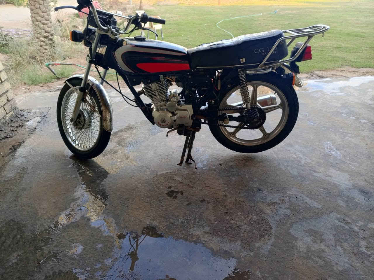 السلام عليكم البيع سفان مديل 20 دراجه محرك ما مفتوح برغي بيه اوراق صولي وكامله مكمله نكره سلف الشراي يجي خاص مكاني كربلاء طوريج سياحي سعر 400 وبيه مجال الشراي ***********
