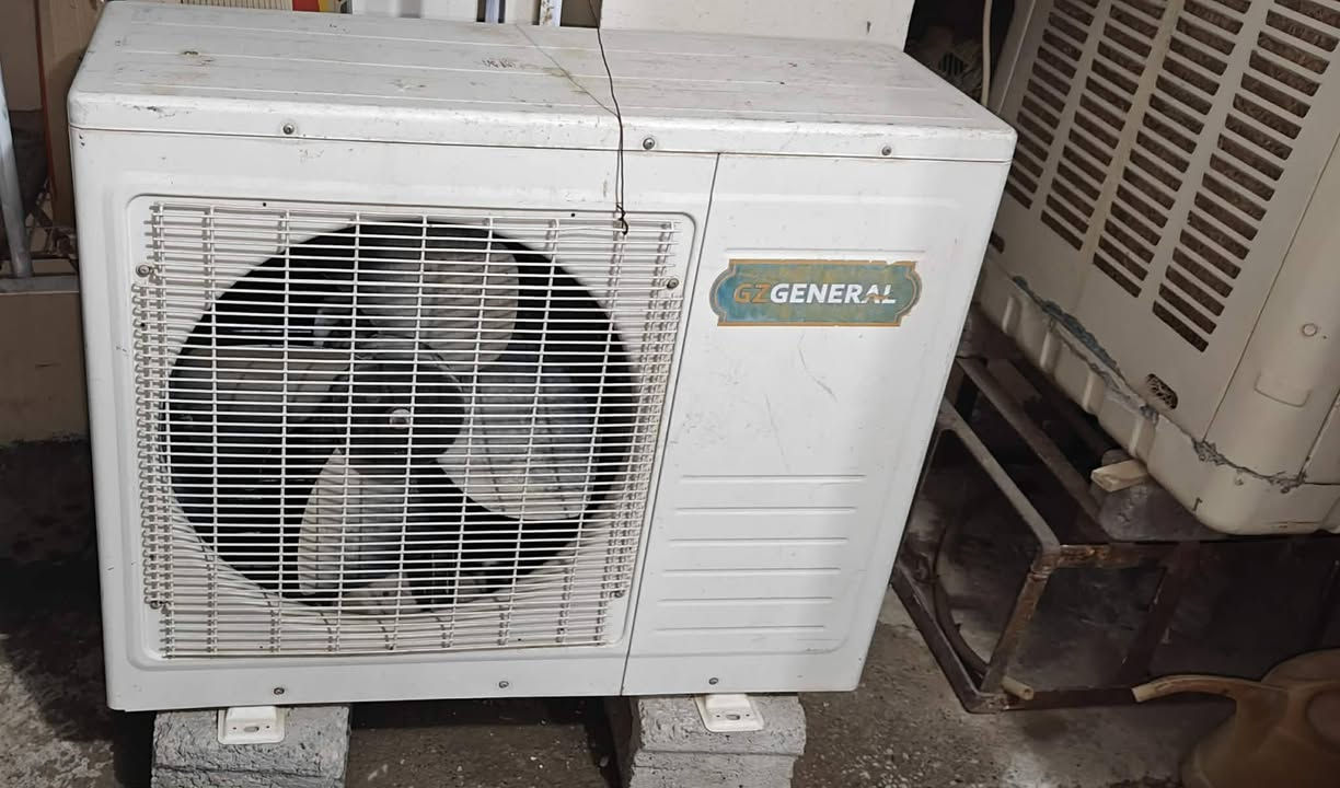 السلام عليكم سبلت عامودي 2طن للبيع بشرط  نوع جنرال  تدفئة  تبريد السعر450 و بي مجال شي قليل    للاتصال 
***********
