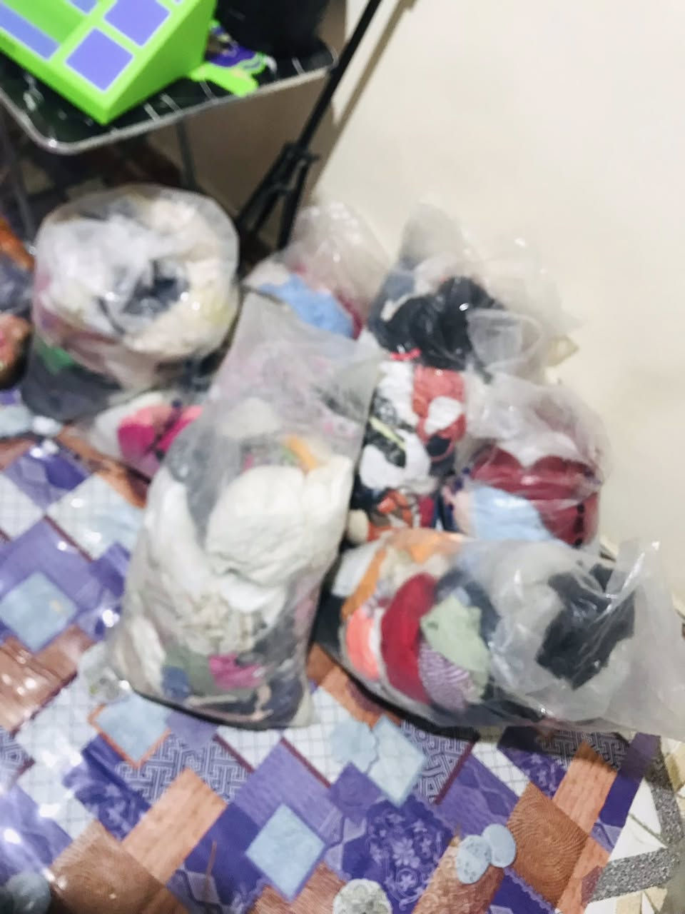 السلام عليكم هاي بضاعه للمبيع بيه كبات و احذيه و بجايم نسائي و و طفال و تركات مال نوم ستن و لا نجري بيه يعني شنو يطلعلك بيه بي العافيه عليك الي مهتم يدخل خاص


**إذا كنت صاحب هذا الإعلان وتريد حذفه لأي سبب، رجاءا أرسل رسالة إلى الدعم الفني**