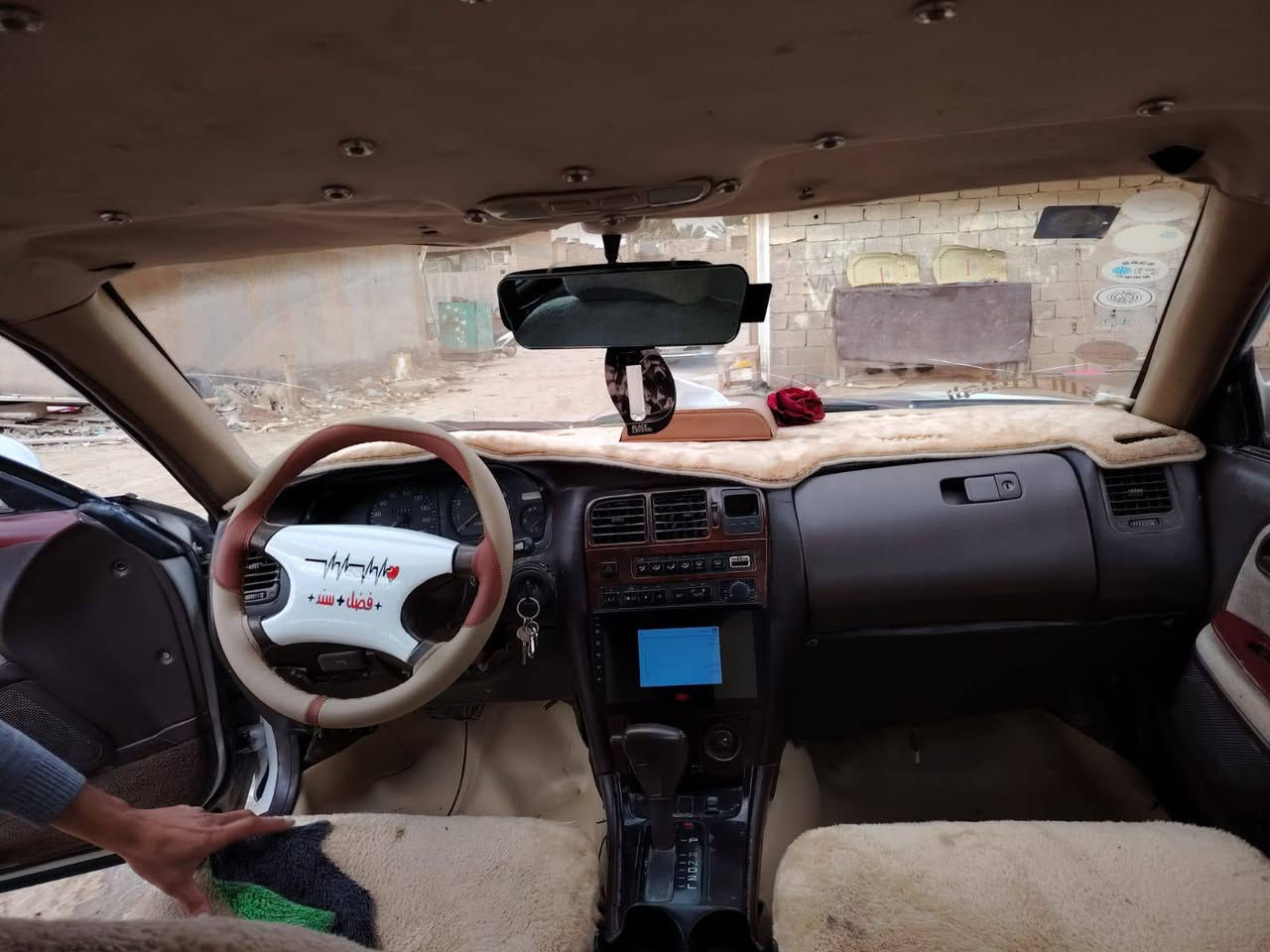 السلام عليكم 
مارك نفخ. محرك +كير  2500. مكفولات  سنوية لل 30. رقم بصره  انكليزي شاشه +لايت زنون. تبريد محترك وجه كمبريسر حداديه خير من الله  وكاله عامه عدي ولي بسمه بلقلعه يريد تحويل مكفوله من الضربه القويه. بيها طخه بلجاملغ الخلفي  السعر 65. وبيها مجال  ***********
