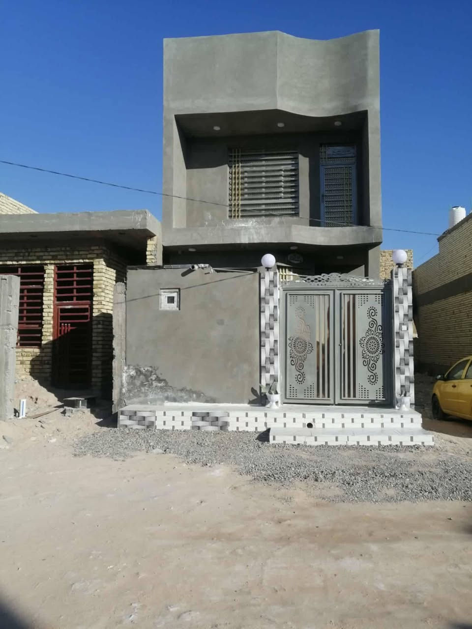 سلام عليكم بيت 100.متر حي النداء المنطقه بل 50-الف طابق اونص الطابق الاول غرفه وصاله ومطبخ مغتوح اوستقبال اوتخاريخ داخل وخارج الطابق الثاني غرفه وصاله اوتخاريج البيت طابو صرف بسمي قرب مدرسه الئبتدائيه  الاتصال عل واتساب او رقم ***********----السعر 95--. مع
،
