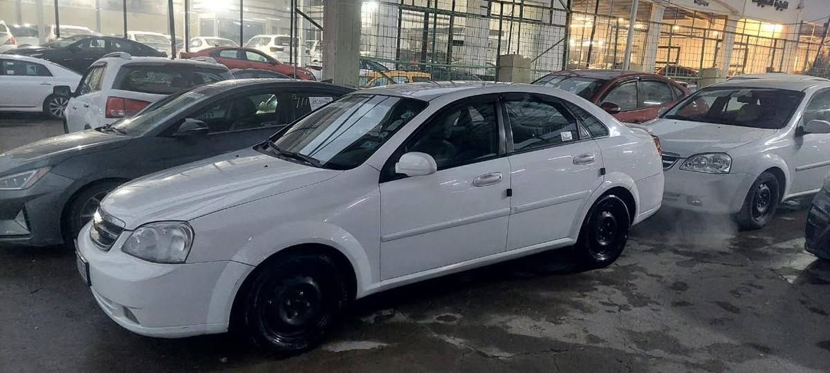 سيارة للبيع اوبترا 2005 بيضاء كير عادي محرك كير تبريد شرط 4 قطع صبغ نظيفة ماناقصها شي بأسمي السعر 67 ورقة للتواصل خاص او على الرقم *********** موصل, نينوى
