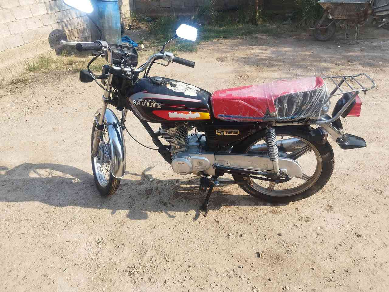 يالله سلام عليكم ماطور ايراني 4كير محرك فول كير فول عل فحص بيع او مروس شعندك نزل ايراني 5كير هيوشه الهاتف 0787 236 5695 السعر 400الف
