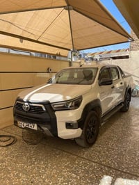 تيوتا هايلوكس ٢٠٢٤  ماشيه ١٦  رقم بغداد  مكفوله كفاله عامه  السعر ٤٢٥ ...