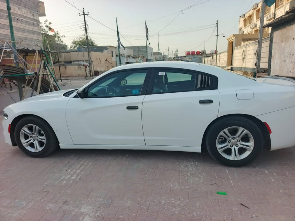 السلام عليكم جارجر كندي مديل 2016السياره احلا من الصوره وما مشتقلا عل خط السياره مال بيت مكان البصره حي لحسين السعر 178وبيهه مجال وسونار ناشره وياهه ***********
