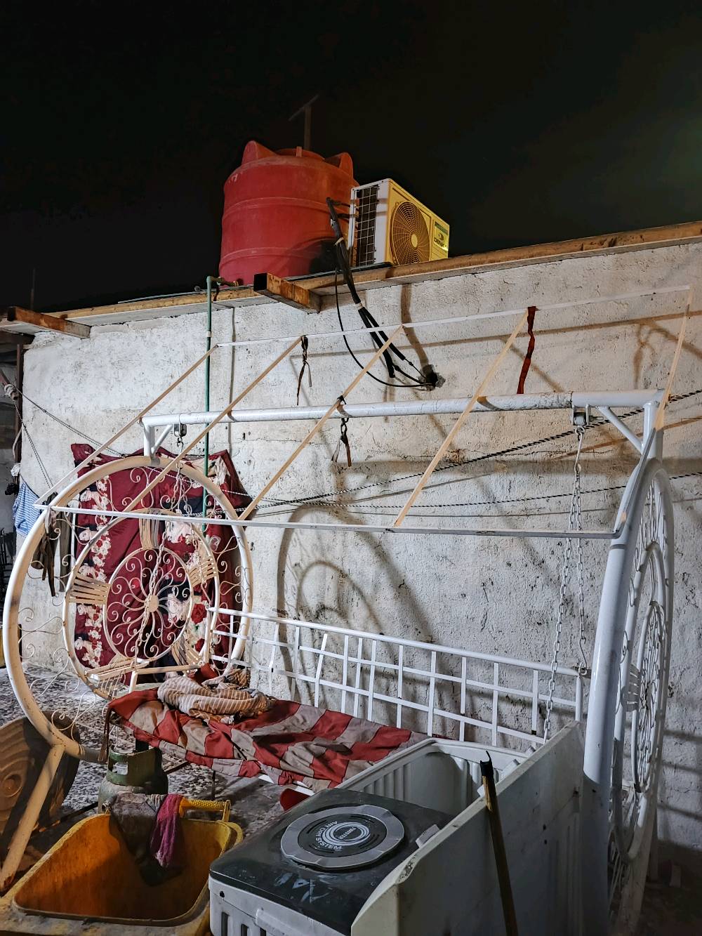 مرجوحه للبيع الشين خمس نفرات مرجوحه تفصال درجه أولى مال بيت السعرر 250 الشراي يتصل***********