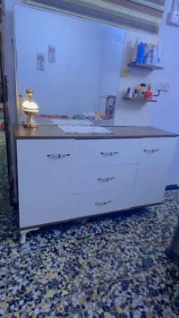 ميز تواليت • نظيف جدا • بغداد السريدات