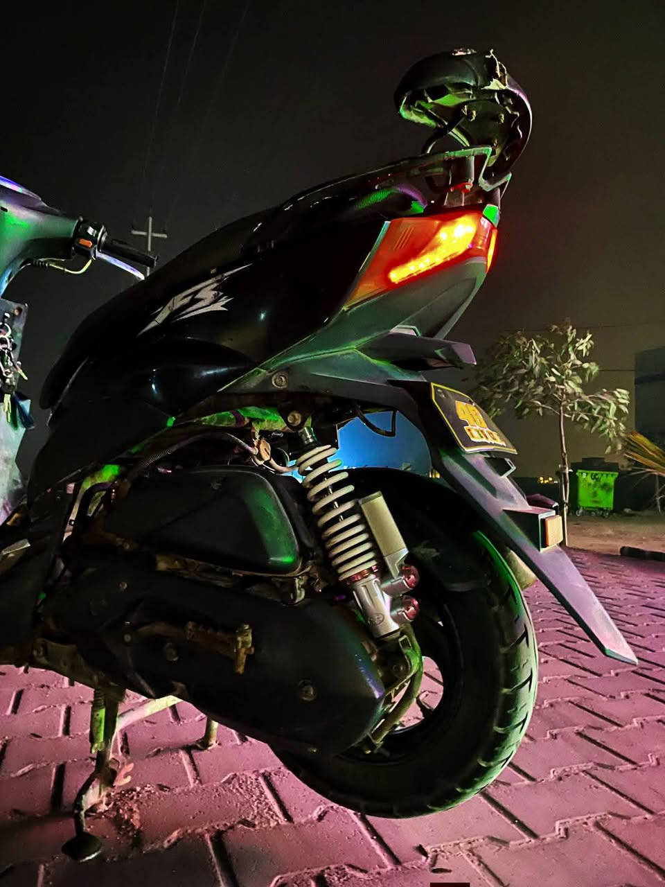 سلام عليكم دراجه اف اس (ياباني) (للتوضيح المكينه مال ماكس عدله ياباني) ما مفتوحه كهربائيات كلها شغاله وكيج بانزين وكيج سرعه شغالت مكينه ناعمه فول شلعه ومعدل فول لايت زنون سبع الوان(السعر 475) مكاني كربلاء سيف سعد الرقم ***********
