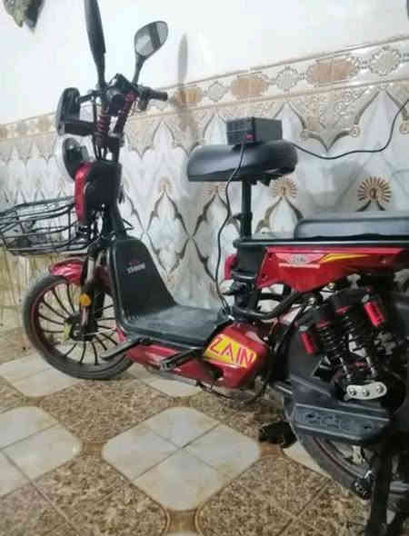 سلام عليكم ورحمة الله وبركاته
شلونكم اخوان الأعزاء
دراجة شحن للبيع
نضافة 100 💯
5 بطاريات جديد مال شركة ما مبدل
استعمال شهرين فقط موجود الوصل 
كاملة مكملة كل عيب ما بيهة
للاستفسار تعال خاص
رقم الهاتف ***********
