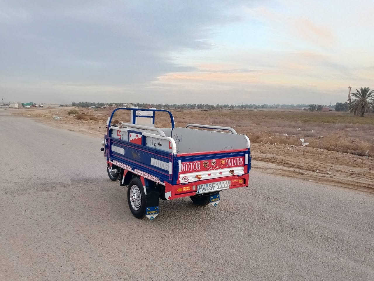 السلام عليكم ستوته للبيع موديل 19 محرك 22 اوراق اصولي كفاله عامه ستوته جاهزه سعر 1400 وبها مجال المكان بابل الشوملي الرقم ***********
