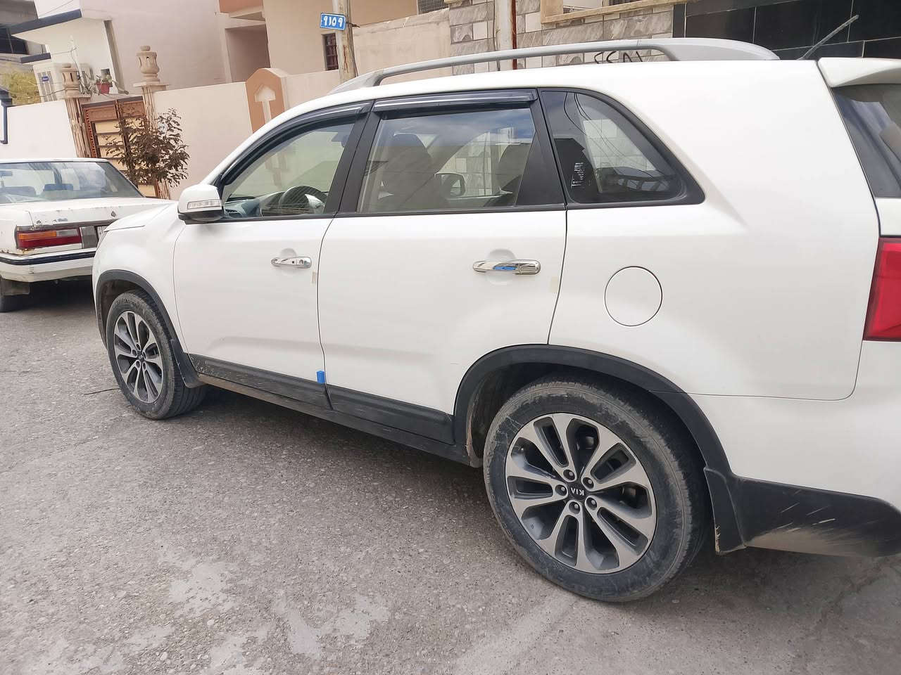 سياره سورنتو للبيع موديل 2013 شكل  14 فول مواصفات سقف بانوراما محرك 4 سلندر 7 راكب  الضرر باب صبغ السعر 168 وبيها مجال للاتصال على الرقم ***********
