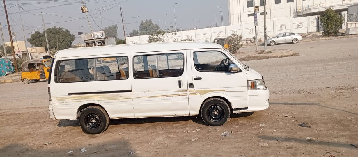 كيه فتون للبيع موديل 2009مصفره هيئه غرامات عليها 500 محرك بيه تنقيص قليل كلش كشر موضح ب صور وداخل موضح بيها خياس قليل جوه سايق مكان بغداد التاجي سبع البور شرط تحويل السعر 45وبيها مجال
***********
