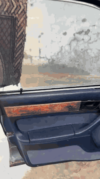 بي ام دبليو حجم 735  فول أوتوماتيك قفل مركزي سنتر لك شاشه مسجل رقم نينوى فحص  شرط التحويل  محرك كير  شرط صدر جديد  كهربائيات شغاله تايرات نظيفه داخل جديد السعر 30 وبيها مجال قليل ومراوس يرهم مكان السيارة الشرقاط// *********** // ***********
