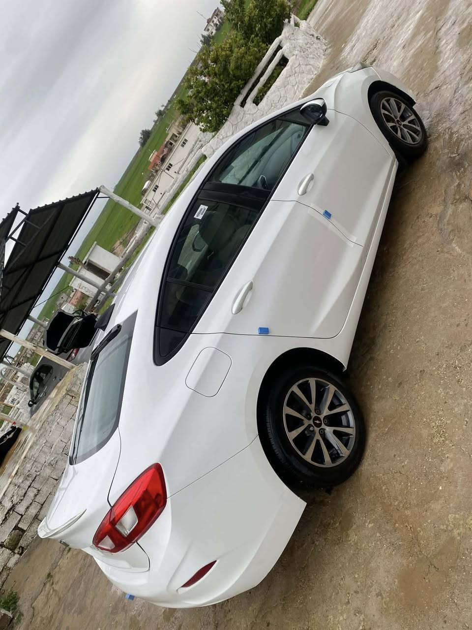 شوفلت كروس2017
بولند جملغ امامي 
بدون شانسي شه رت
رقم سنويه جديد
رقم سليمانيه
كيرمحرك شه رت 
ماشي89ميل
***********
عقره
سعر85مجال
