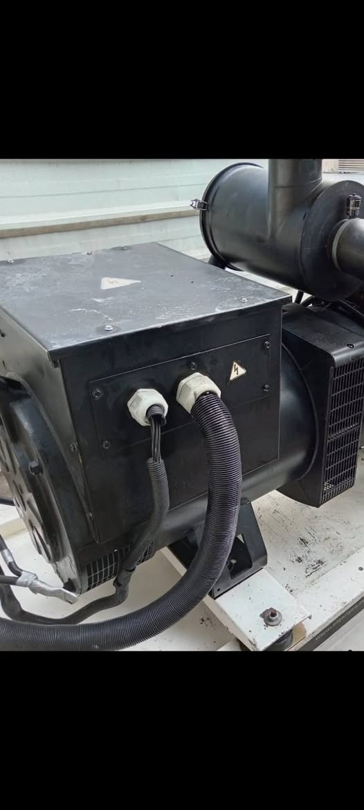 مولدة بيركنز ١٥٠ كيفي نظيفه جدا سيت بلادي للبيع بغداد ***********
