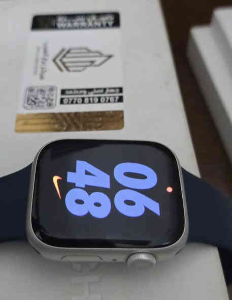 ساعة ابل الجيل التاسع حجم 45 لون تيتانيوم بطارية 100 نظافة 99‎%‎ كامل محلقات وياها اربع سيورة . سعرها 330 
مكاني بغداد الدورة ***********
