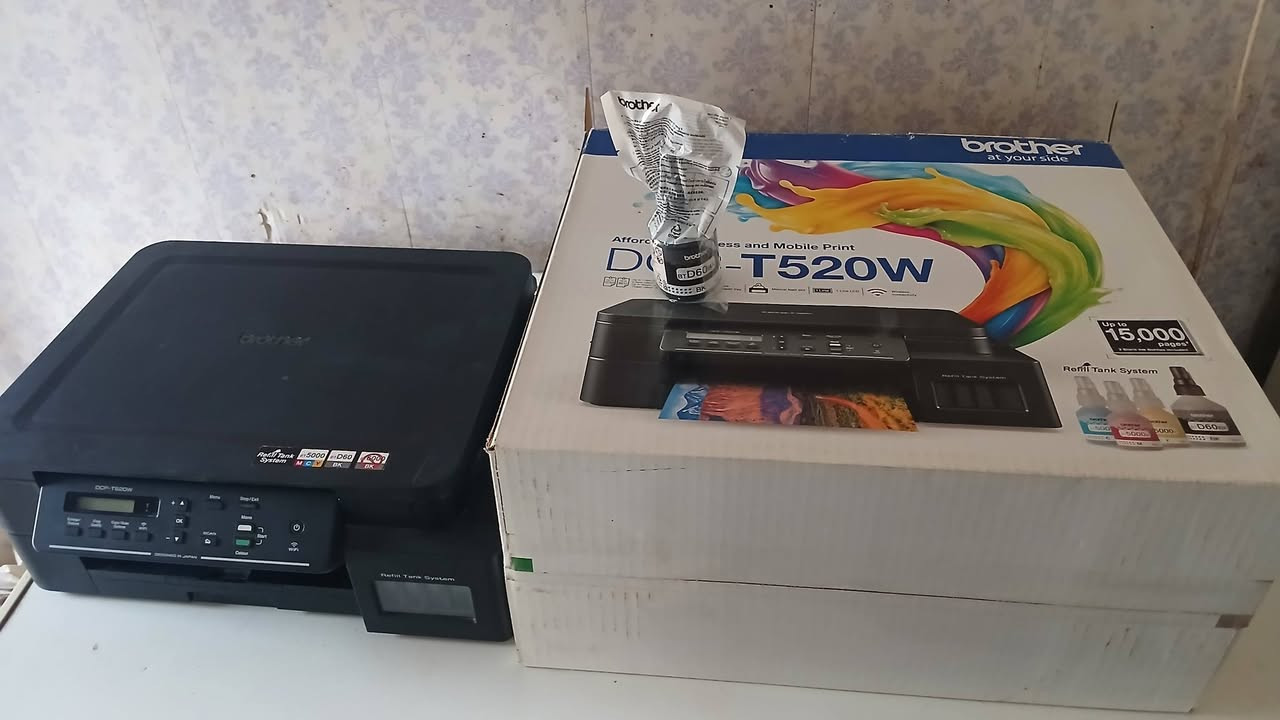 🔥 طابعة Brother بحالة ممتازة للبيع 🔥
نظيفة كلش استعمال قليل اخت الجديدة حتى الحبر إلي يجي وياهه بالكارتونه بعده ما خلص وهذا الحبر الأحتياط الموجود بالصورة هم يجي من الشركة وياهه كارتونتها
طابعة عملية واقتصادية جداً، مناسبة للبيت، المكتب، والطلاب.
✅ المميزات:
🖨️ طباعة + تصوير + سكنر
📶 تدعم الـ Wi-Fi (طباعة من الموبايل)
💧 خزان حبر اقتصادي (تعبئة مباشرة)
⚡ سرعة جيدة وجودة طباعة ممتازة
🧾 تتحمل شغل يومي بدون مشاكل🛠️
الحالة:

تعمل 100% – مجرّبة وجاهزة للاستخدام
نظيفة ولا تحتاج أي صيانة
💰 السعر: (150 الف)
📍 المكان: (بابل)
📞 *********** – يرجى التواصل خاص أو اتصال
