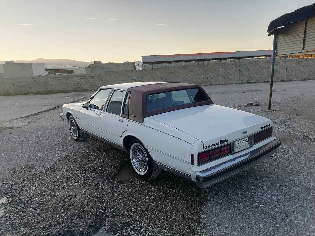 ***********
شۆفلێت کاپرس مۆدێل 1990 مەکینە بیلاد V8  گێڕ ئۆتۆماتیک ماشاءالله لەقۆت و هەستانی دوو جام کارەبا تەبرید سارد و گەرم بەشەرت کۆمپلێسەری تازە بۆ گۆڕدراوە سەنەوی پلاستیک مەشروع وەتەنی بەشەرتی ئەوەلیات سێعری 45گەڵا
