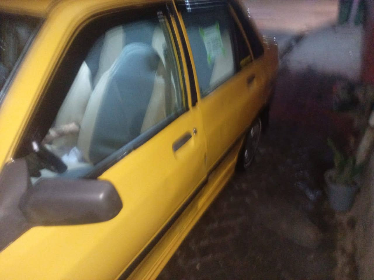 السلام عليكم سايبه موديل 12 تحويل نفس اليوم سكني بغداد مدينه الصدر مقفوله من الضربه  ما عدا مخ سياره تراها وين تريد اطلع بيها كهربائياتها على وضع الشركه تخم تاير جديد ماكينه وقير جدد باتري جديد دينامو جديد رقم باب الحله ابو السنويه ببغداد السعر 27 وبيها سكني بغداد مدينه الصدر قطاع 23       اتصال الرقم وبي واتساب ***********
