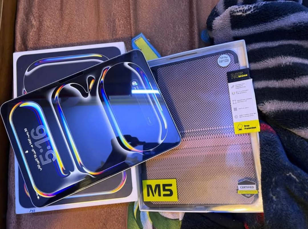 ايباد برو M5حجم11انج ذاكره256 بطاريه100 عدد دورات الشحن 20 فقط
السعر 1250 
مكاني النجف 
***********
