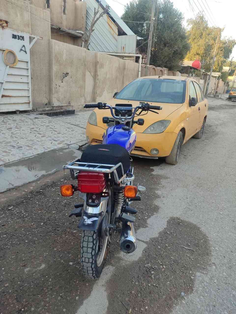 سلام عليكم دراجة سيفان خمسة كير موديل22 اوراق موجودة سلف هندر مكينة خرسة  دراجة خير من الله  الدراجة كلهة شغالة ما بيهة نقص تاخذهة ربع متذب عليهة الكهربائيات كلهة شغالة  لا تبخير لا نضوح صالنصة كاتم دبل ستان و دبل سويج بريك امامي خلفي دراجة نضيفة ربع متذب عليهة سعرهة 500 وبيهة مجال  مكاني بغداد البياع  الشراي يتصل ***********
