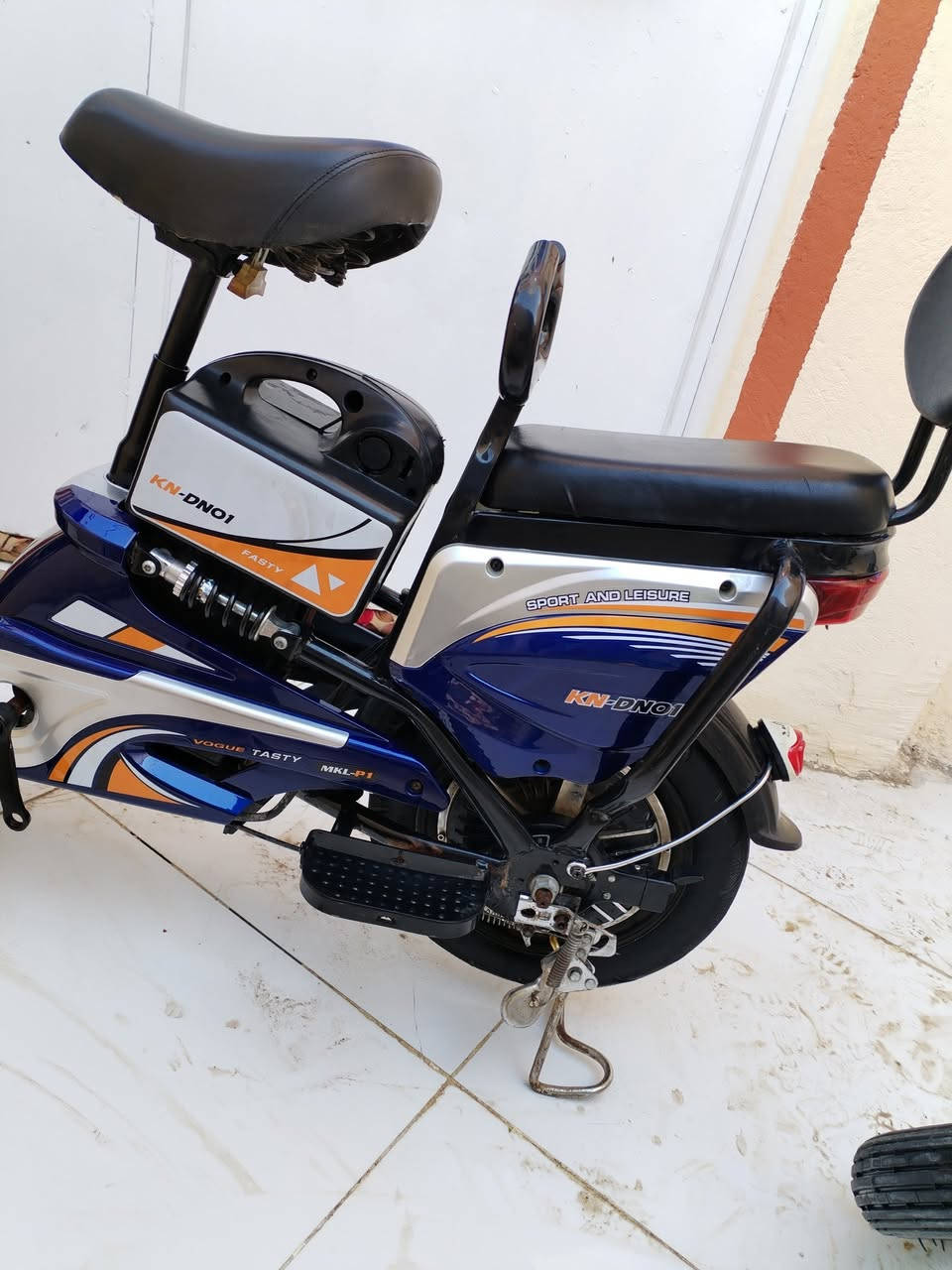 سكوتر جديده صار شهر من ماخذه برغي ما مفتوح بيه السعر 280 العنوان طوريج قرب مستشفى الهنديه ***********
