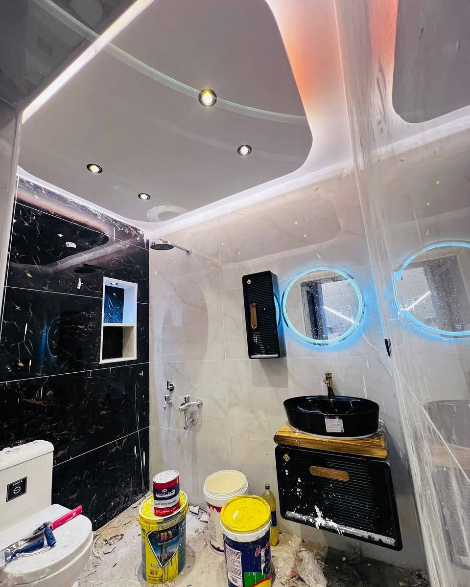 مشتملات للبيع ركن 🫡 طابو ملك صرف 
مساحه كل مشتمل 55 متر
حي الجهاد الضباط قرب اربع شوار
جبهه 6 متر نزال 9 وربع 
طابقين ونص 
مدخلين صاله مطبخ معزول حمام منور  

 ويحتوي الطابق الثاني على:-

غرفتين نوم وحمام 
طابق الثالث :-  بيتونه وغرفه وصطح 
 للاستفسار الاتصال أو واتس
***********
