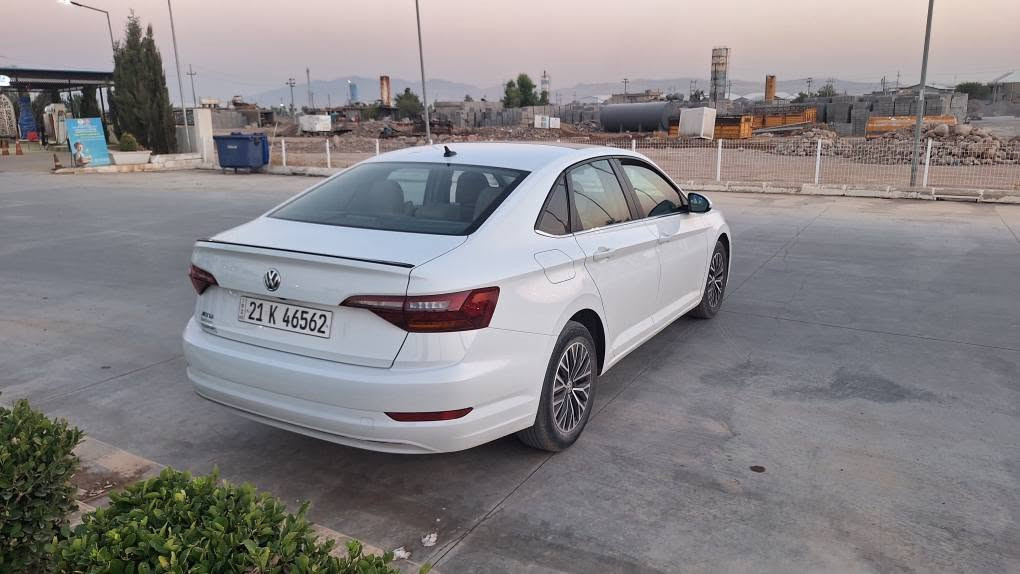 فۆگس واگن جیتا ۲۰۱۹ مواسفات ئەمریکی فول فول مواسفات ناوقەیسی تەنها دووپارچەی بۆیاخ بۆنیت وچاملاخ ناوی نەگرتووە.  مەکینەو گیڕی  نەکراوەتەوە ڕەقەم شانصیم داناوە ئیرباگ هەمووی بیلادن سەنەوی ڕەقەم نوێ نرخی ۱۳۲مجال ژ.م *********** فایبر واتس اپ. السليمانية, العراق
