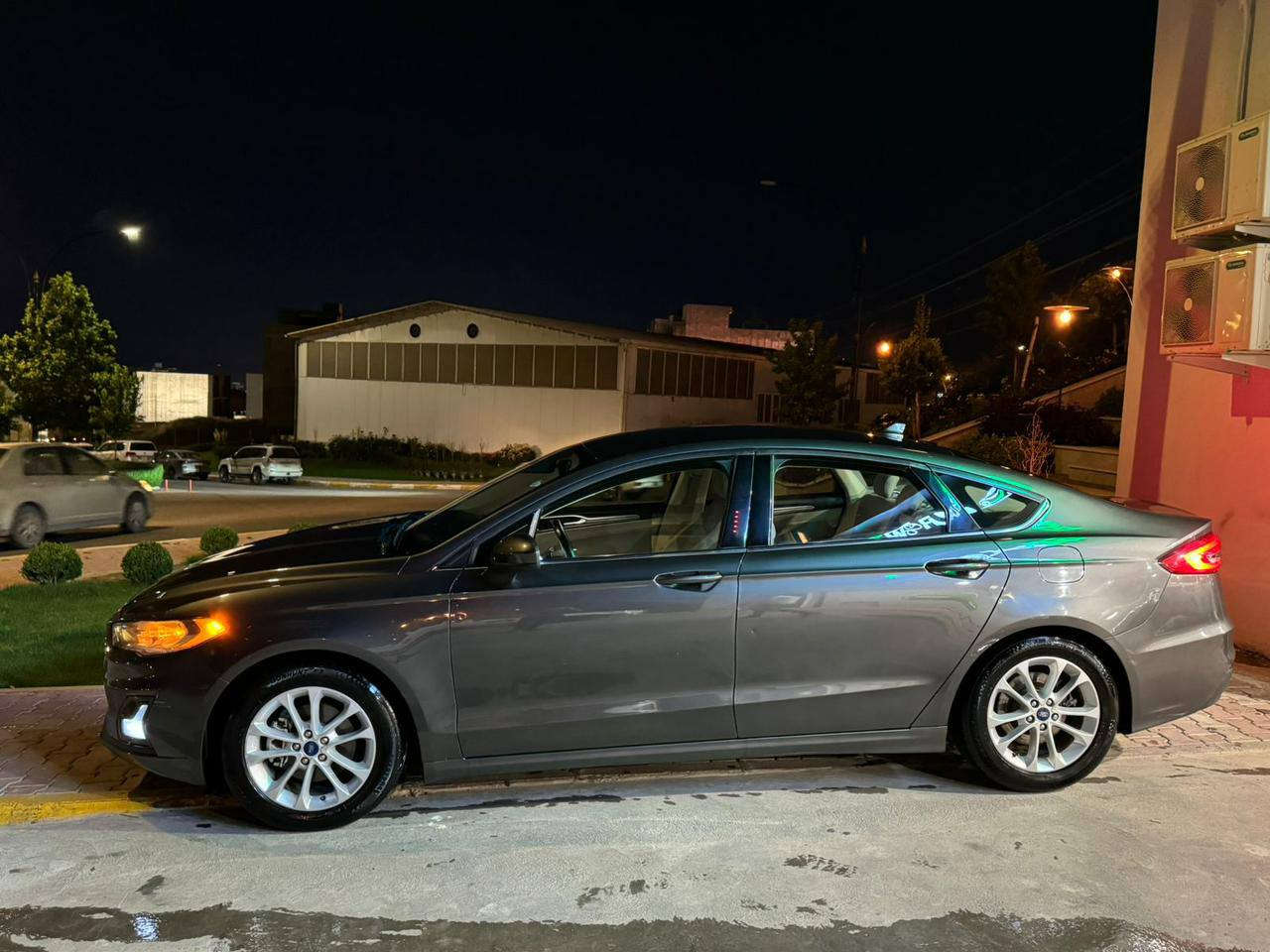 فۆرد ڤیوژن 2019 مواسەفات SE رادار 
خه تي جاده
٣ شاشه 
بي بوياخ
كامل سيرفس كراوه 
روني گوراوه 
روني هيدوليكي گوراوه 
تايه ي گوراوه 
ديناريك مه سره في تيا نيه 
ره قه م سليماني
٩٣٠٠٠ مايل روشتوه 

سعر لە کۆمێنت داوابکە ڕاستەخۆ بۆت دیت 📩 

گیرومەکینە بەشەرت زۆربەجوانی پاکی ماوە هیچ خەلەلیکی تیدا نییە 

ژمارەی خاوەنی 
***********
