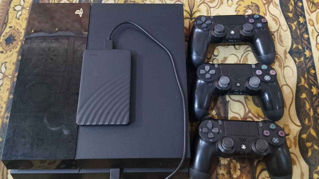 🎮 للبيع: بلي ستيشن 4 فات (PS4 Fat)
✅ الجهاز بحالة جيدة ومعه كامل الملحقات.
✅ هارد خارجي موسع 750GB.
✅ يحتوي على 24 لعبة قوية موزعة على الهارد الداخلي والخارجي، وجاهز للعب مباشرة.

📍 العنوان: النجف فقط.
🚫 لا يوجد توصيل.
💬 للاستفسار عن السعر والمزيد من التفاصيل، يرجى التواصل على الخاص.


**إذا كنت صاحب هذا الإعلان وتريد حذفه لأي سبب، رجاءا أرسل رسالة إلى الدعم الفني**