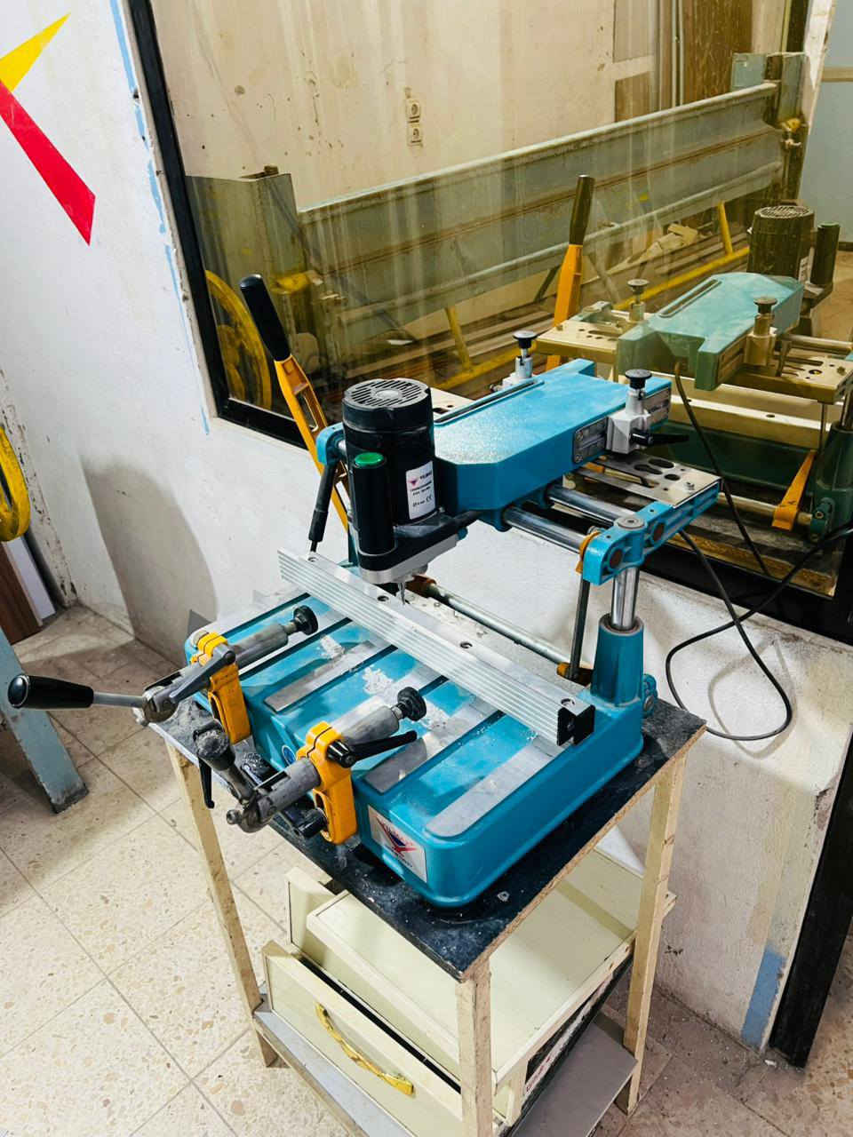 فريزه ألإمنيوم حفر للبيع رقم الهاتف ***********
