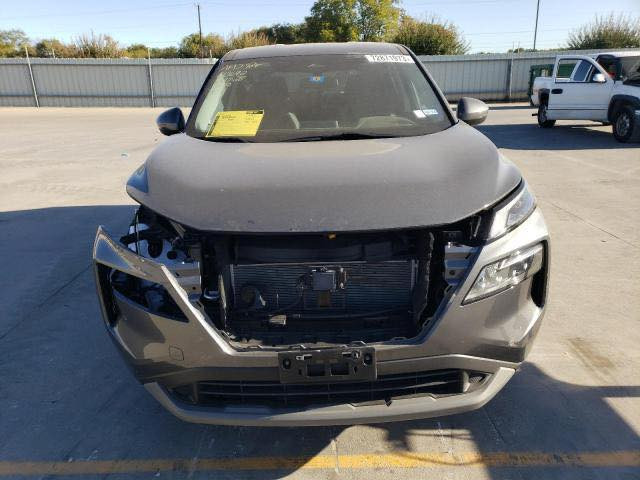 السلام عليكم
نيسان روج  موديل 2023  ماشية 64000   فئة SV
  وارد امريكي رقم اربيل شرط التحويل بأسم المشتري أو وكالة باللي يعجبك .. السيارة بأسمي 
ضربتها جاملغ امامي ايمن + باب امامي ايمن مبدل نفس اللون .. مثل مموضح بالصور 
مواصفات / محرك 1500 توربو
بصمة تشغيل+ بصمة ابواب 
تبريد قطعتين
رادار امامي خلفي جانبي 
تحديد مسار قيادة آليه
نقاط عمياء 
شاشة ايبادكبيره  تدعم كار بلي 
كامرا خلفيه دوارة 
فول تحكمات استيرن جهتين
تبريد بيانو شاشة منفصل
سايد بريك بصمة + 4 انظمة للقياده
اوتو هولد + كشنات تحكم كهرباء 
حساسات خلفية 
ويل كب حجم 18 بلادي 
وباقي المواصفات معروفة  للسيارة
صور امريكا مرفقه بالمنشور 
السعر  157 وبيها مجال  
مكاني بغداد حي العدل 
 ***********
للامانه السياره حلوه وشخط مابيها وابيعلك شرط السونار
