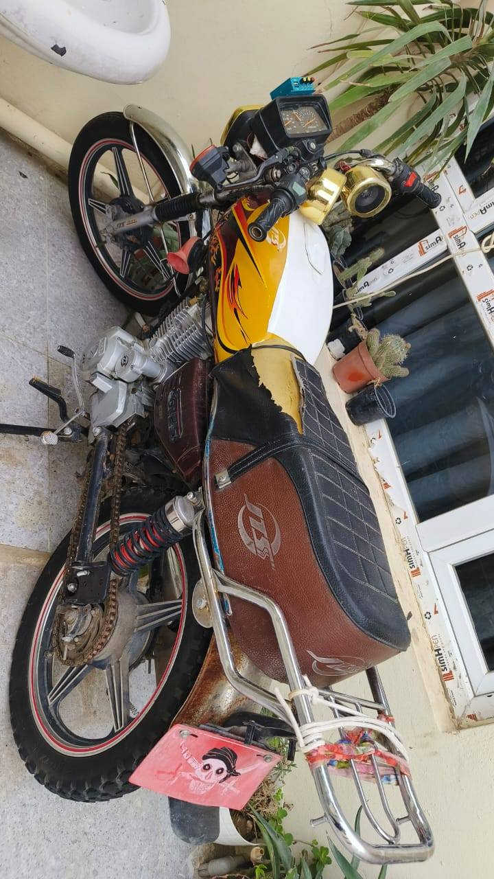 السلام عليكم دراجه 5 كير للبيع او مراوس دراجه خير من الله عمليه ***********
