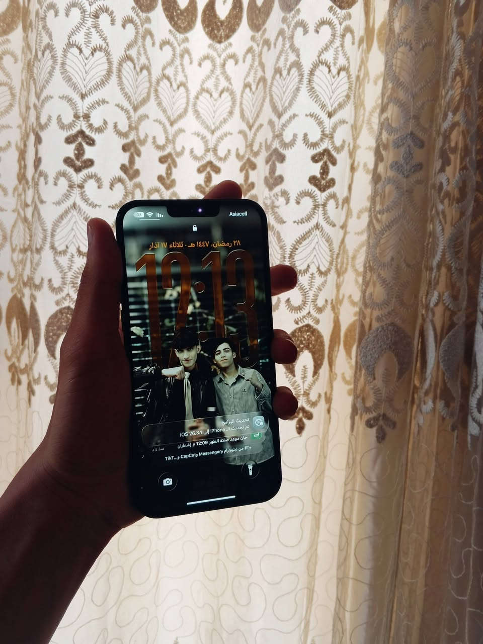 .
ايفون 13 برو ماكس 256 نظيف 
( مبدل شاشة اصلية وعدسة كامرة فقط ) 
بطارية بلادية 79 صرفية شحن منتازة 
سعرة 550 وبي مجال بس 25 حك جيتك يعني قفلة قفلة بدون عملة 525 بدون لاتعبك ولتعبني ***********
