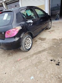 ورحمه الله وبركاته للبيع بيجو موديل 2006  محرك وكير كامري فول اتوماتيك...