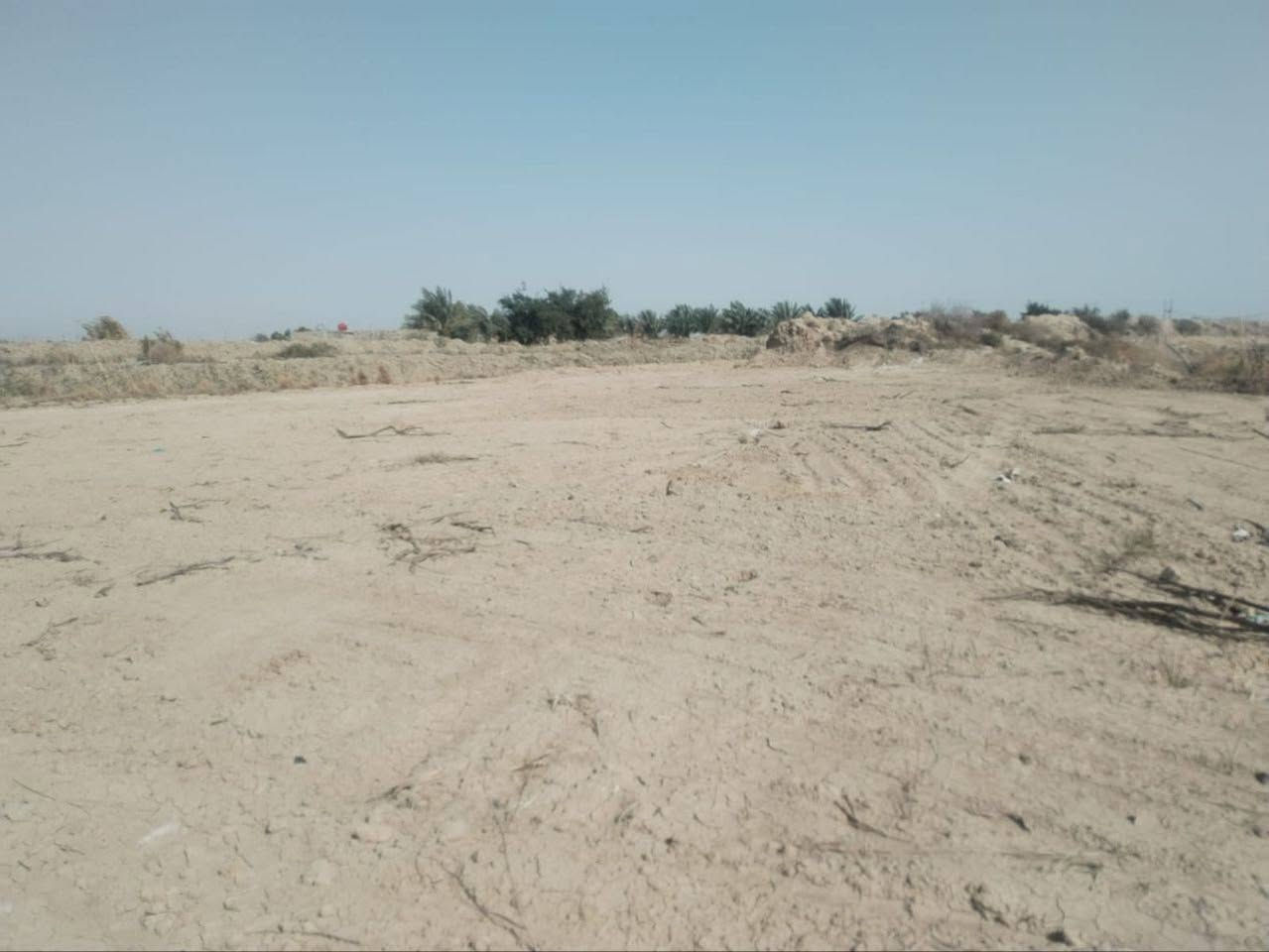 السلام عليكم
دار للبيع مع ارض ٧ دونم
ماء سكي 
 ماء اساله
كهرباء متوفره

مكان واسط قظاء الزبيديه قرية حلب

***********
