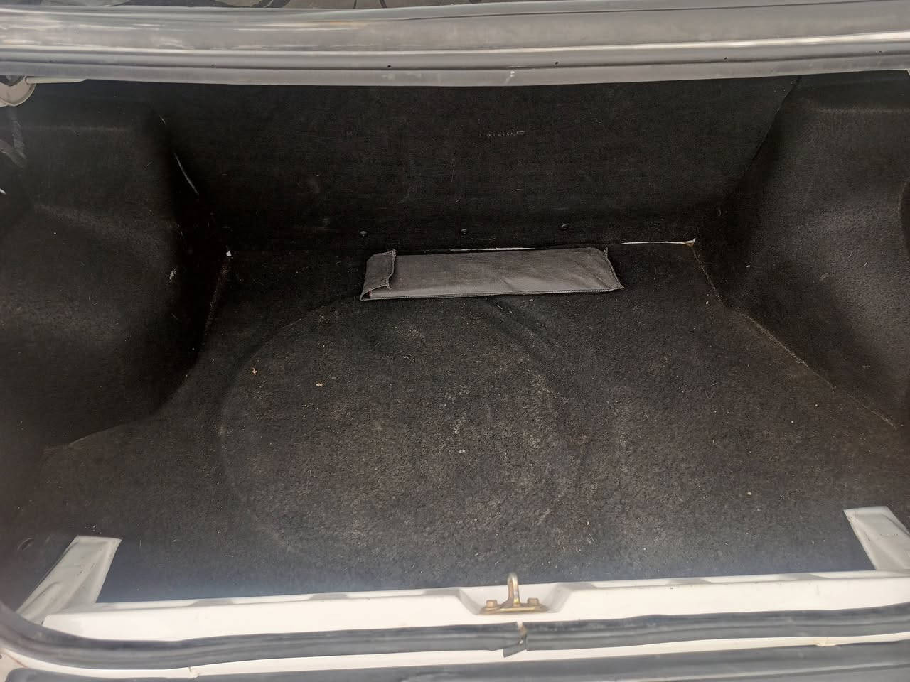 سلام عليكم سايبا موديل 24 كفاله عامه من الدعاميه للدعاميه ما عدى شخط بسييط كد اصبع واحد الباقي كفاله على وضع الشركه رقم كربلاء باسمي هزه جديده سنويه جديده غير متواجد على الفيس فقط اتصال مكان السياره كربلاء سياره ماشية 57 سعر السياره 71 وبيهة مجال حك جية رقم الهاتف ***********
