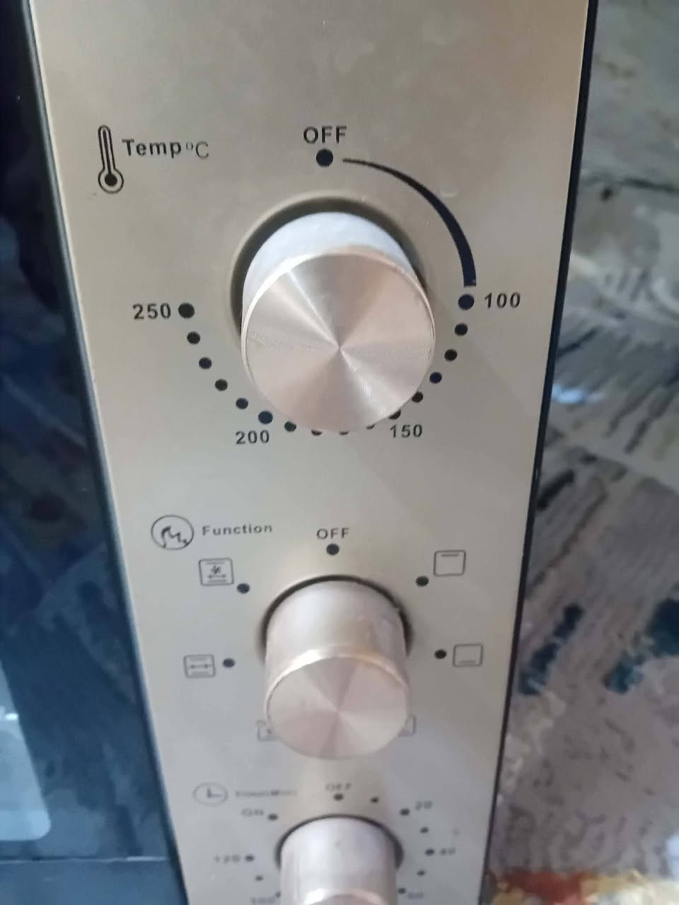 فرن كهربائي للبيع ستعمال قليل نوعيته مضبوطه معجنات لحوم كلشي يشوي. ٦ شموع ٣ فوك ٣ جوا .
سعر ٧٥ الف 
*********** كربلاء
