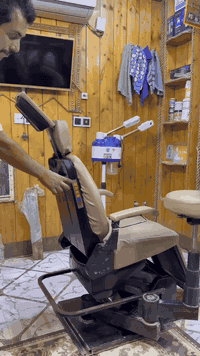 كرسي حلاقة كهربائي متحرك • النهروان الدوانم • محسن انيستا