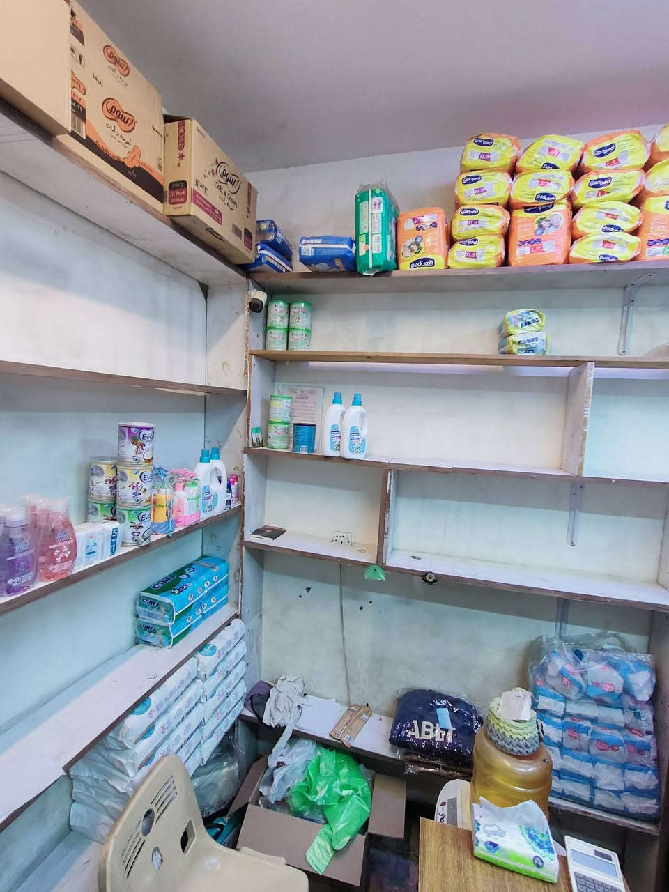 رفوف خشب أو جام خانة للبيع 
الرفوف ٣٠٠ ألف 
الجام خانة ٥٠٠ الف

الشعلة شارع المستشفى 
***********
