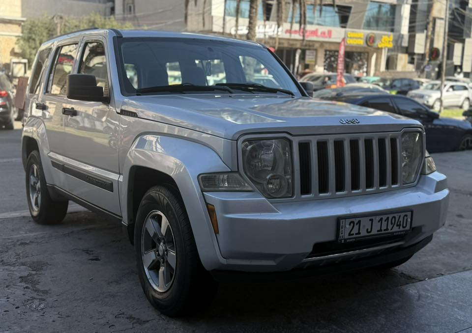 سلام عليكم
جيب لبرتي موديل ٢٠٠٨ محرك ٣٧٠٠ رقم سليمانية الجديد باسمي
رقم وهزه و سنوية كله جديد تريد وكالة او تحويل اني حاضر
السيارة نظيفة خارج وداخل
و جاهزة من كلشي 
كير محرك كهربائيات تبريد تدفئة صدر كله مكفول
تخم تاير جديد
بيها صبغ بنيد فقط بدون دواخل / ايرباكات كلها سليمه
مكان السيارة بغداد
السعر 92 ورقه
اتصال ***********
