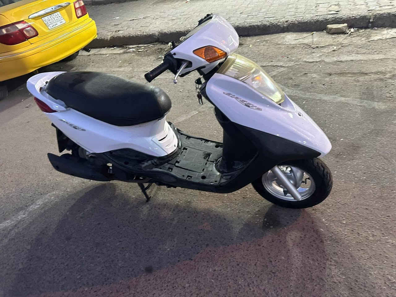 السلام عليكم دراجة بريز كفالة عامةبلادية مكاني رحمانيه جغيفر قرب مقهى البيروتي الرقم ***********
