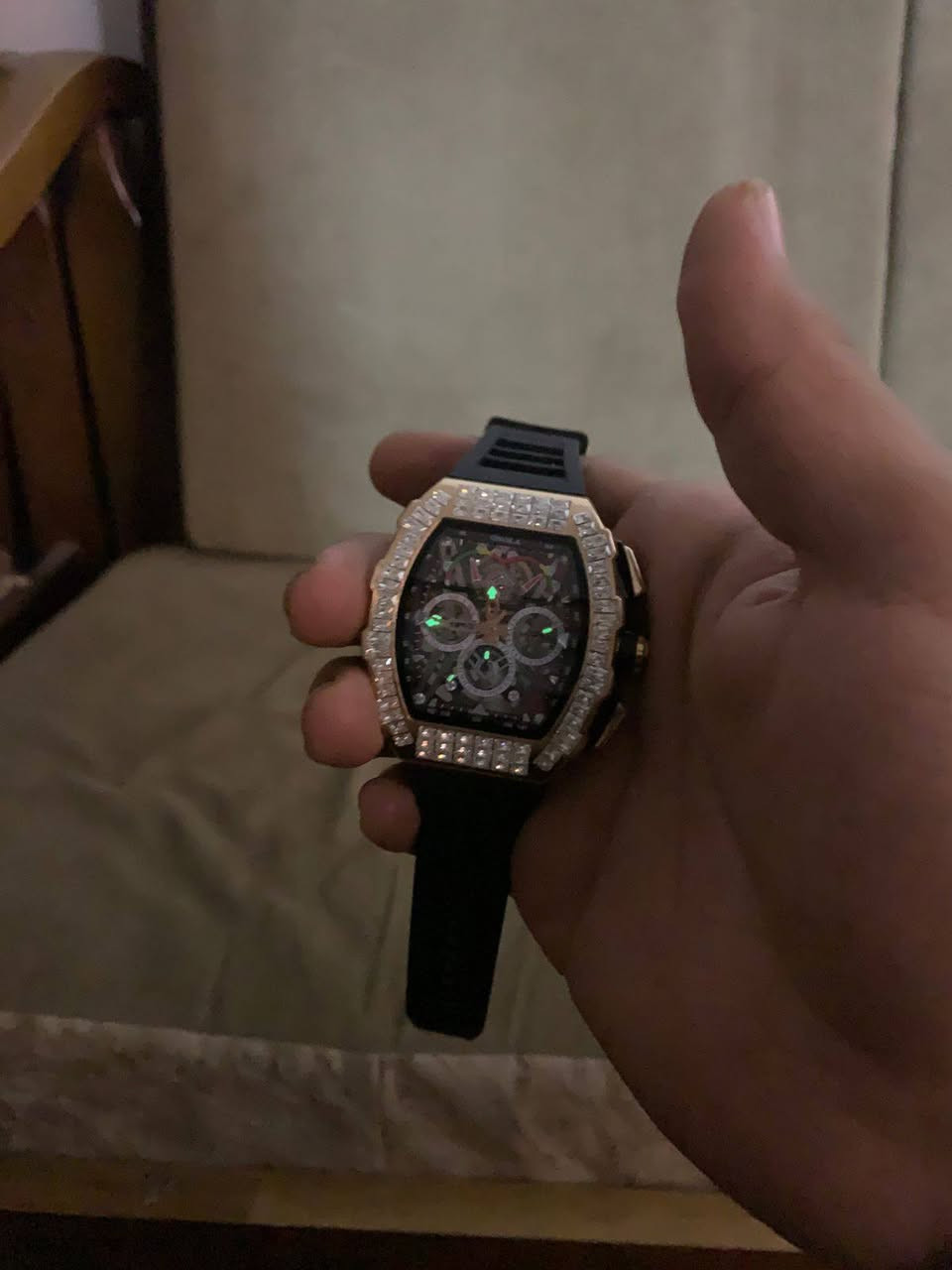 ساعة اصليه ماركه ONOLA اوتاماتيك 
مع العلبه والكتيب الخاص بيها
قيم وبالعافية


**إذا كنت صاحب هذا الإعلان وتريد حذفه لأي سبب، رجاءا أرسل رسالة إلى الدعم الفني**