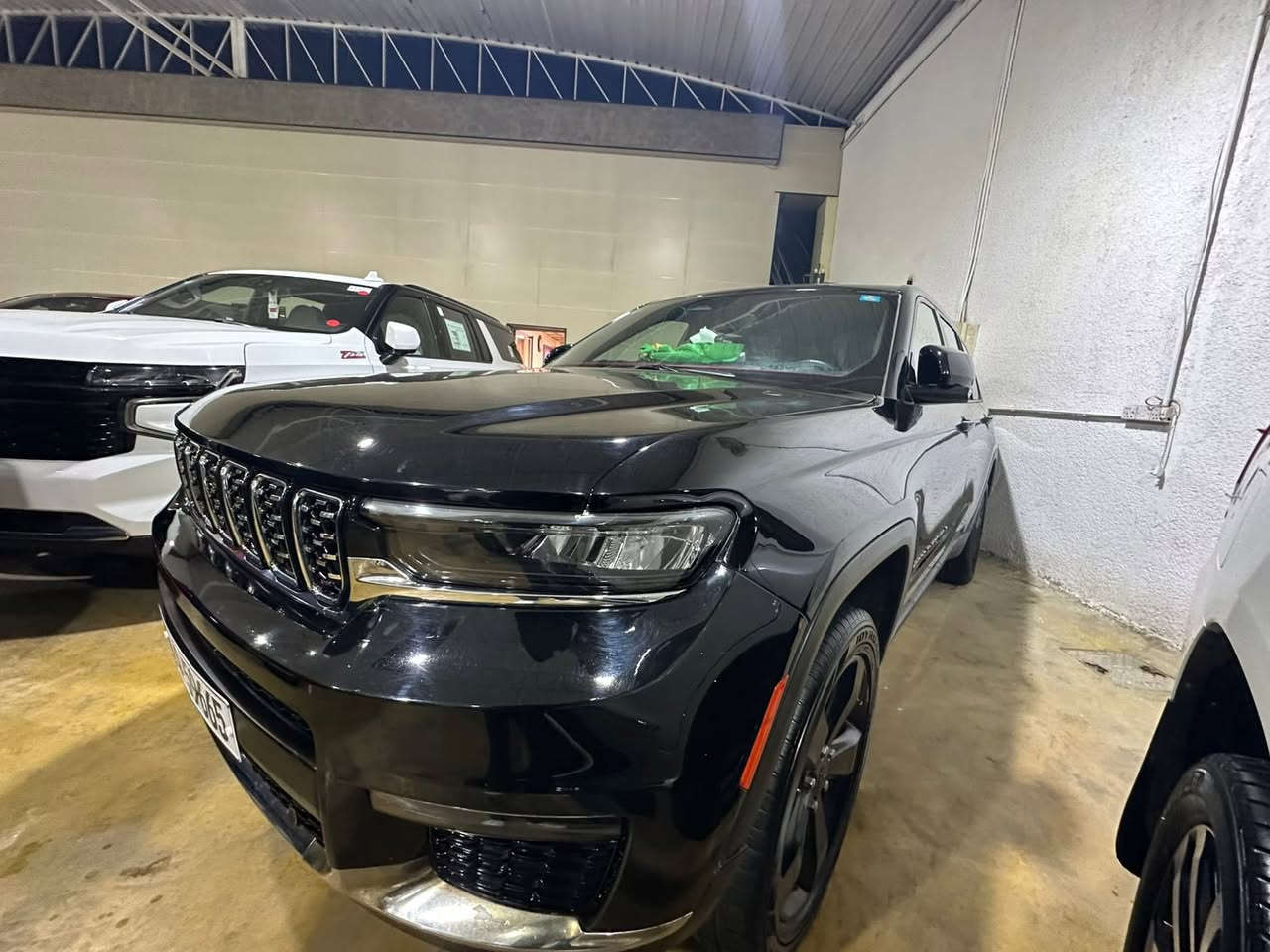 السلام عليكم اخواني و اخواتي جيب 2022 سياره وراد امريكي الحادث جاملاغ و بنيد 
المواصفات
مقاعد جاد 
7راكب
كراسي خلفي منفصل
4كراسي تدفىه وتبريد
رادار امامي و خلفي
رادارات جانبيه
تحديد مسار
3ووضعيات تحكم في الررادار      
باب خلفي كهرباء
شاحن واير ليس
بصمه وتشغيل عن بعد
الممشى/::/68الف
السعر//225قفل
الرقم/-***********
