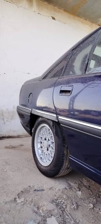 اوبل اوميكه 1993 سياره بدون خويس صبغ جماليه فقط مكينه 2000 صدر امامي خ...