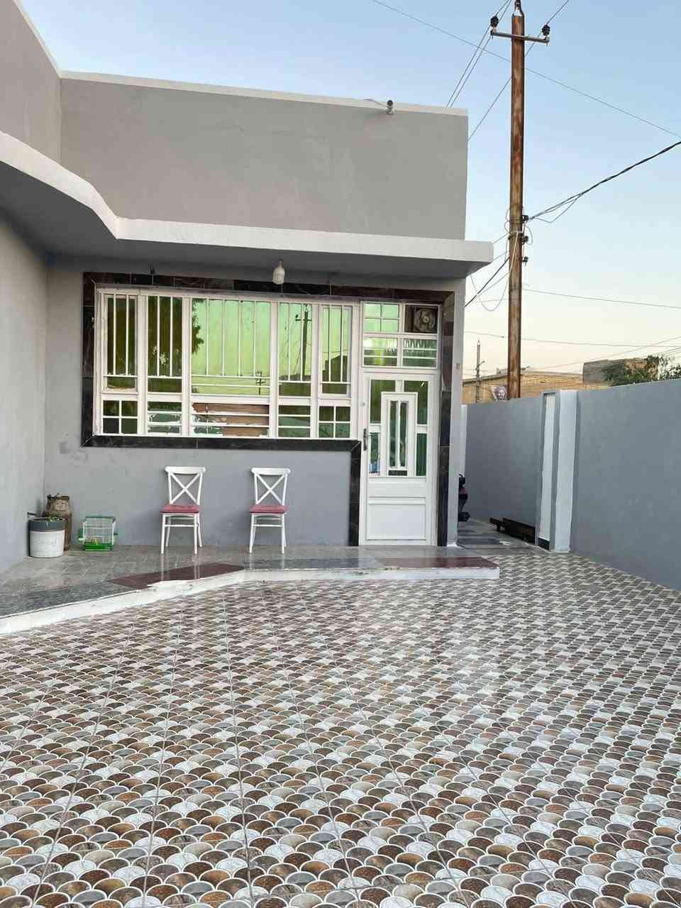 بيت في البيضاء بصف الانوار البيت ركن وجه على السده المساحه ٤٥٠
٣غرف نوم ٦/٤ 

مطبخ ٥/٥

هول ٩/٥

ستقبال ١٠/٥

مجموعه  صحيه غير مشتركه 

تواليت ٣/٢ 

حمام ٣/٢

مجموعه صحيه خارجه ٣/٣

البيت طابق واحد 

غرفة نوم واحده فوك ٦/٤ مع مجوعه صحيه مشتركه كامله 

كامل بورسلين جدار درجه اوله 

جدران مرمر ارضيات مرمر بيات درج مرمر 

 *********** واتساب 

***********
